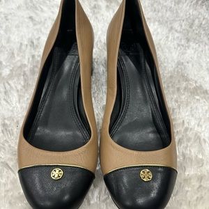 Tory Burch Ethel Two Tone Pumps-Size 8 (Pre Loved)
